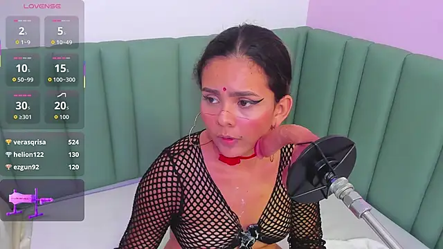 elizabeth_liones_'s cam snapshot