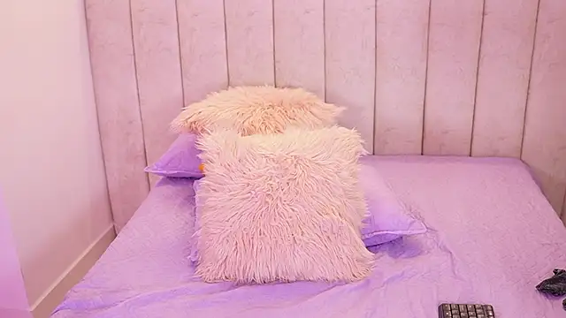 emyli_sw_'s cam snapshot