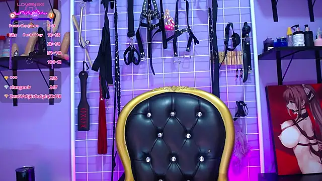 _candy_bdsm_'s cam snapshot