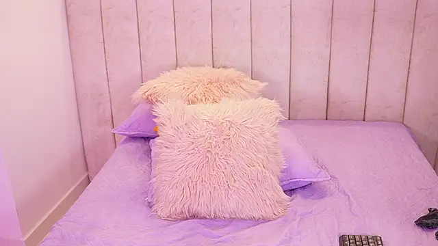 emyli_sw_'s cam snapshot