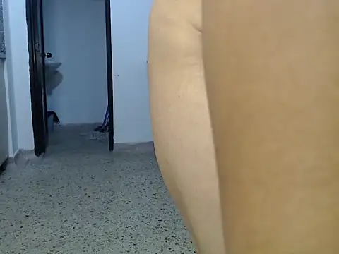 CamilaaOficial's cam snapshot