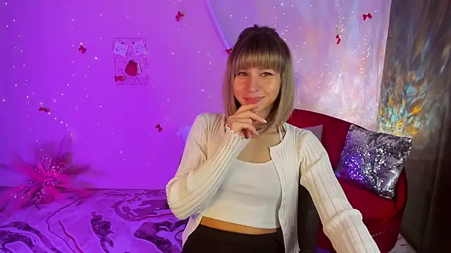 CharmBianca's cam snapshot