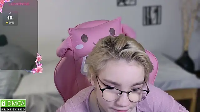 Megan_Lora's cam snapshot