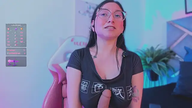 lucy_neil's cam snapshot