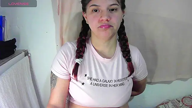 lynieh-'s cam snapshot