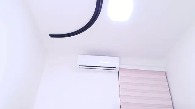 nicol_f's cam snapshot