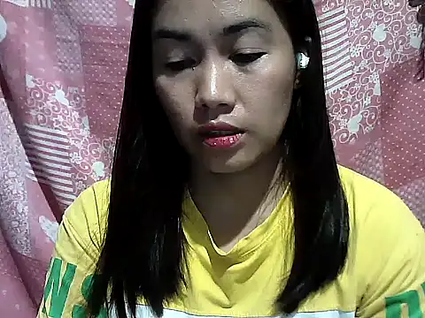 CreamyPussy30's cam snapshot