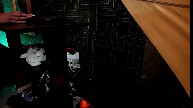 LalilaBrunette's cam snapshot