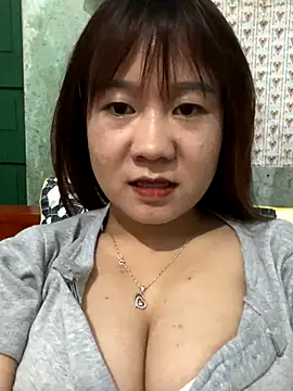 qinejr37's cam snapshot