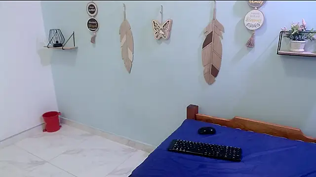 ashlyanaldeep18's cam snapshot