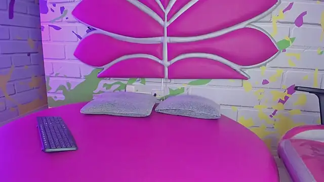 ValerySkinnyy's cam snapshot