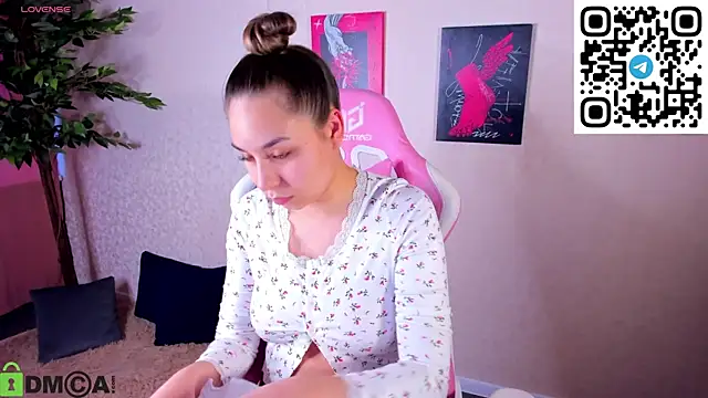 Al1ice_Moures's cam snapshot