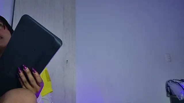 miamiller188's cam snapshot