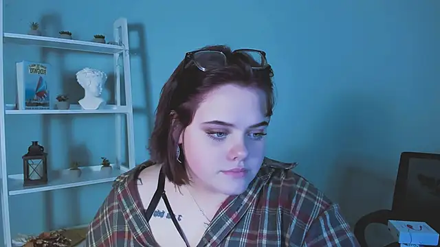 lika_pop's cam snapshot