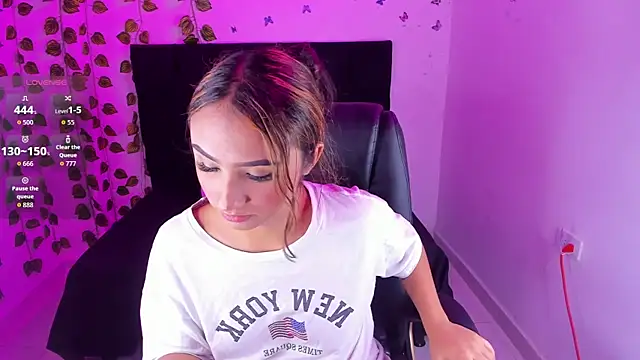 Anna_valerious7's cam snapshot