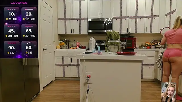 Blondiewithanass's cam snapshot