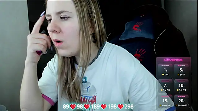 Olivia_Munk's cam snapshot