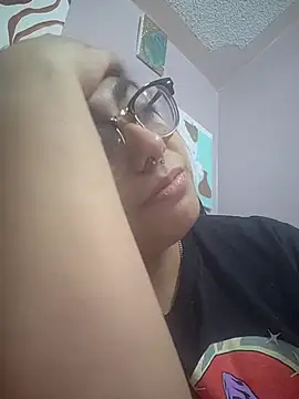 Lovelyrainn's cam snapshot