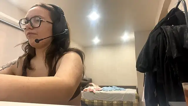 KerriMcbreen's cam snapshot