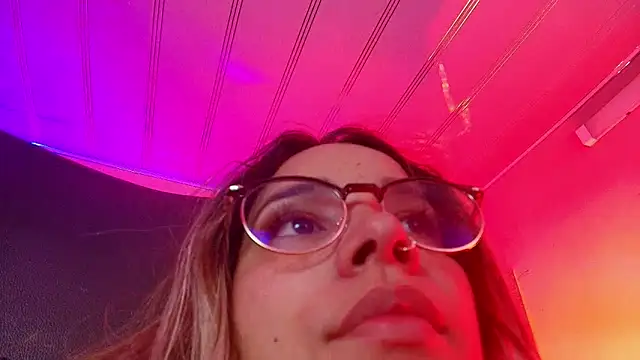 Olivia_Fox69's cam snapshot