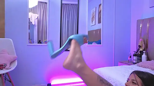 sarah_cruzz_'s cam snapshot