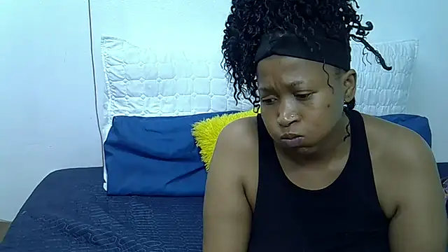 HipsDontLieX95 live sex cam