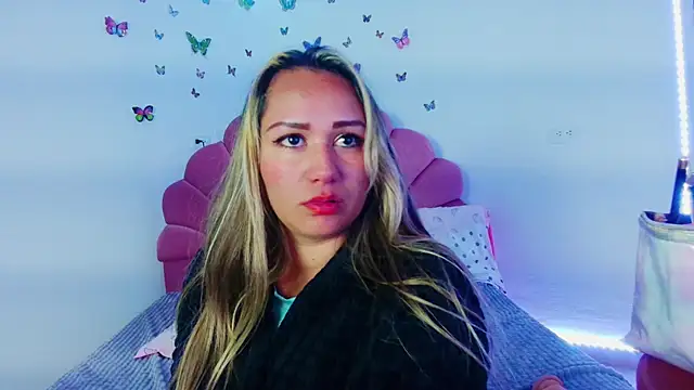 paula_brausin_'s cam snapshot