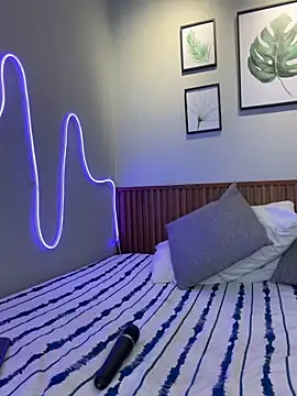 MIAROGGERSS's cam snapshot