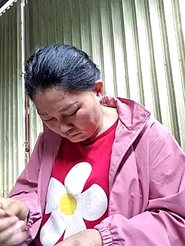 yoowwmr's cam snapshot