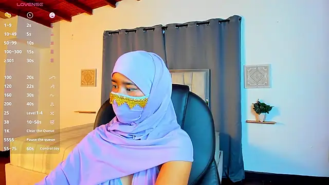 kalila_latif's cam snapshot