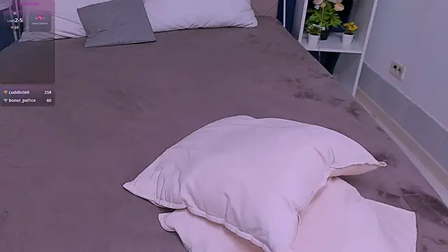 Janie_JJ_Curvie's cam snapshot