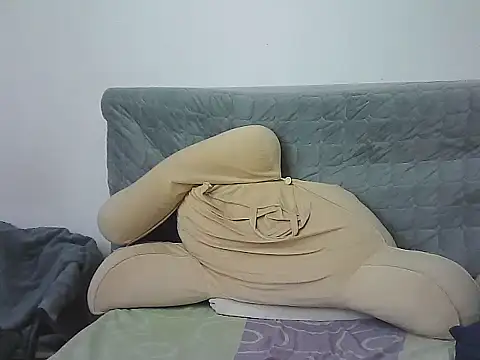 AlphaLatinoBear's cam snapshot