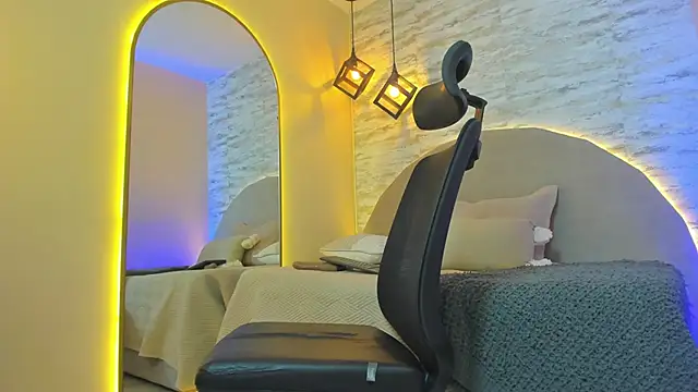 Aron_Bolt's cam snapshot