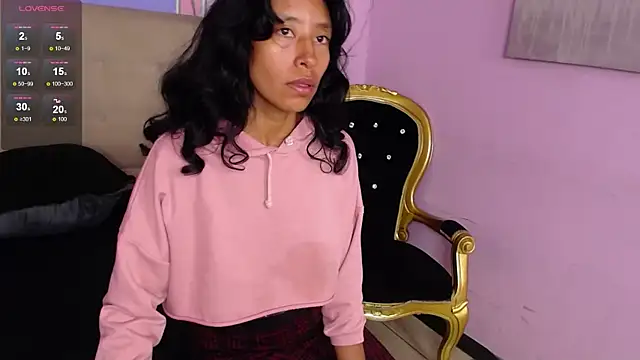 karolinee_66_'s cam snapshot