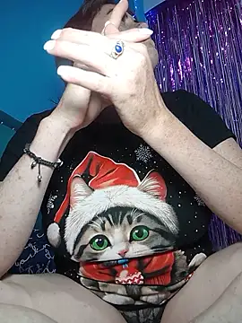 carolinhe_'s cam snapshot