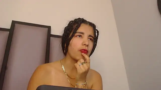 Lucy-23's cam snapshot