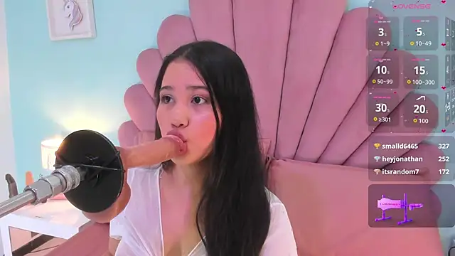 emma_clarke_'s cam snapshot