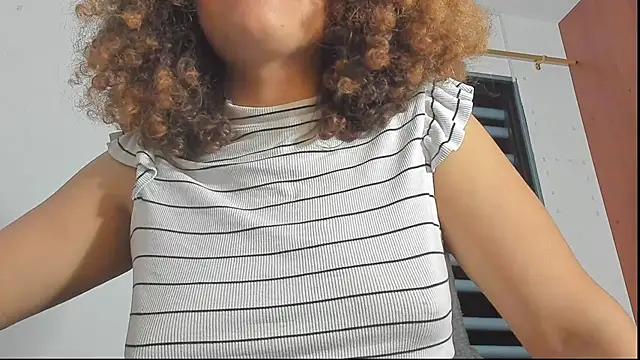 Ada_gales_'s cam snapshot