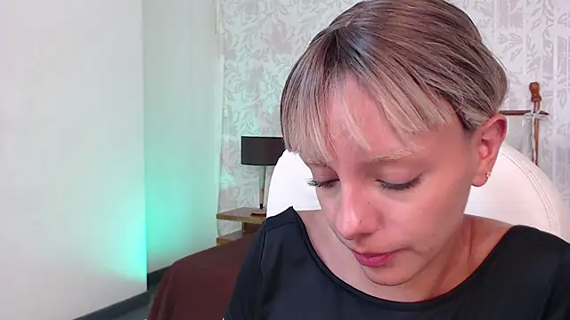 peyton_golden1's cam snapshot