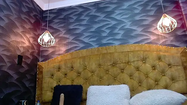 NahomiFireSex's cam snapshot