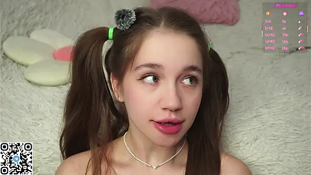 AmiLewis's cam snapshot