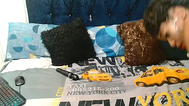 xTALLSEXYBUMx's cam snapshot