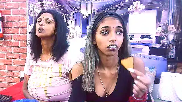 IndianSexySlender's cam snapshot