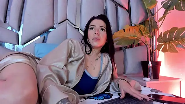 _valeria_saenz_'s cam snapshot