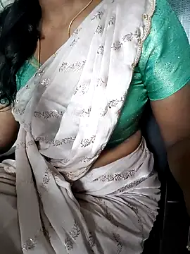 Tamilmallu-duskygirl03's cam snapshot