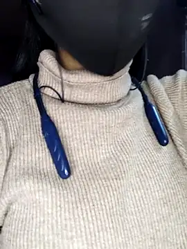 Thaper_Meera2's cam snapshot