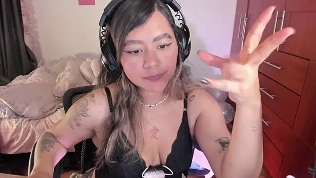 StephaniFox's cam snapshot