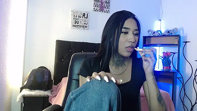 lyam_ebony_'s cam snapshot