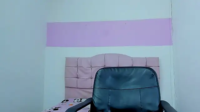 AdelaidaManson18's cam snapshot