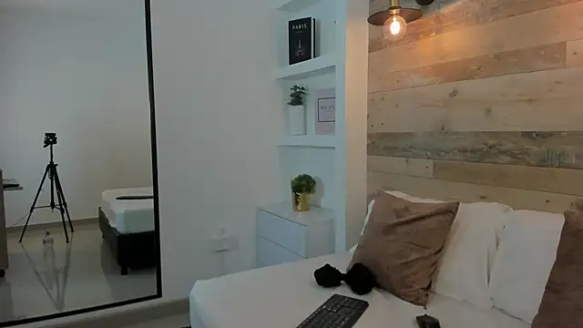 cloee20_'s cam snapshot